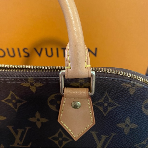 Louis Vuitton Alma PM - Picture 3 of 16